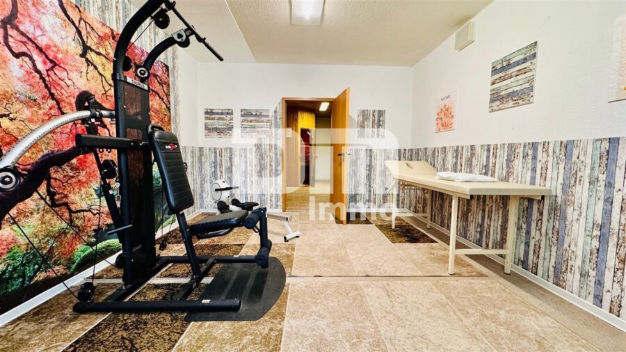 Opulente Gästehausanlage mit 13 Zimmern,2 Sälen,Gastronomiebetrieb + Betreiberwohnung - EG Gebäude 3 Fitnessraum / Sauna / Dusche